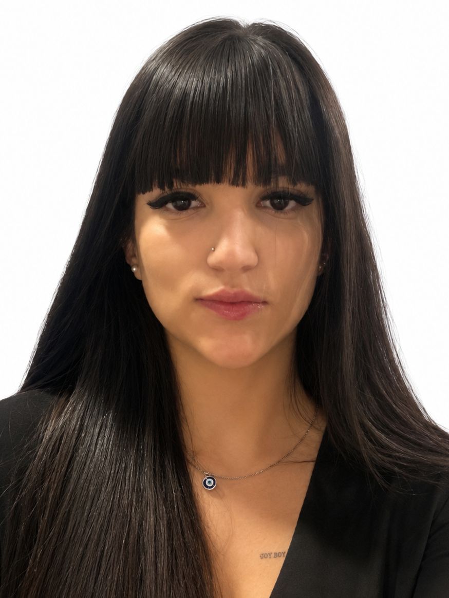 Thaina Cruz
